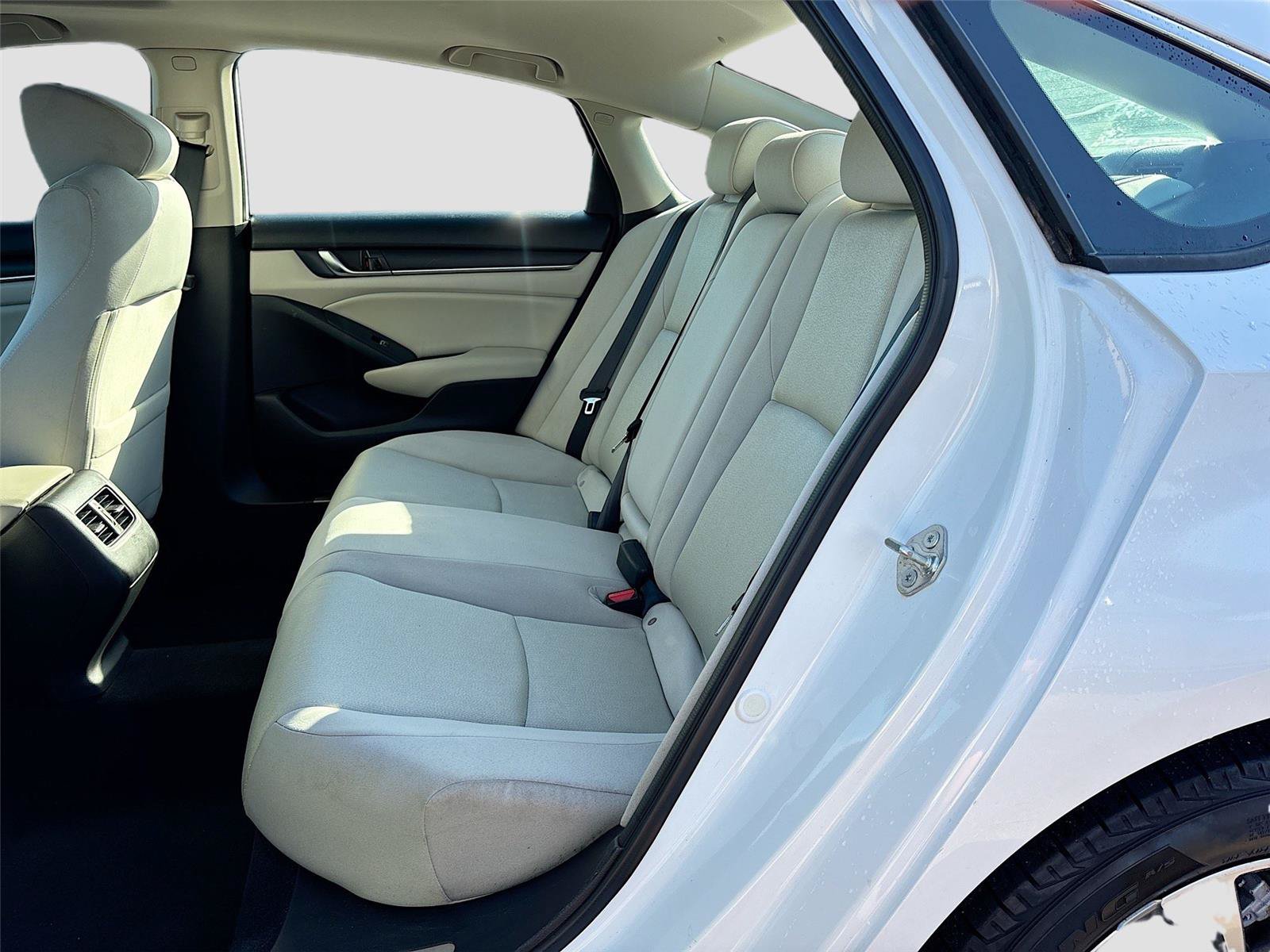 Used 2018 Honda Accord EX image 23