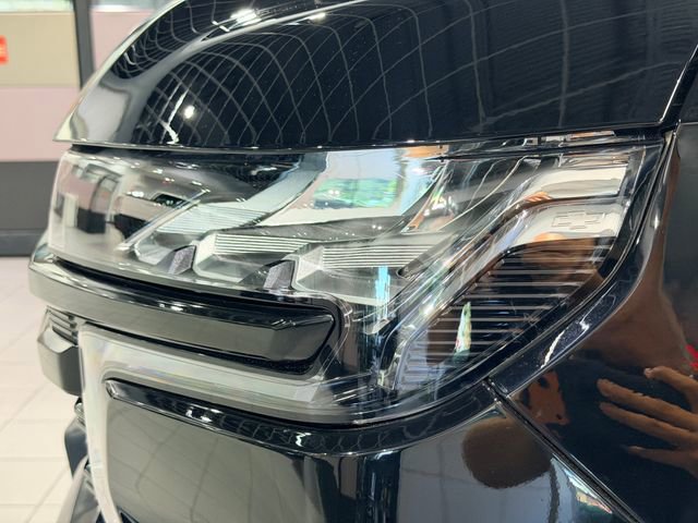 Certified 2024 Chevrolet Suburban Z71 w/ Luxury Package image 12