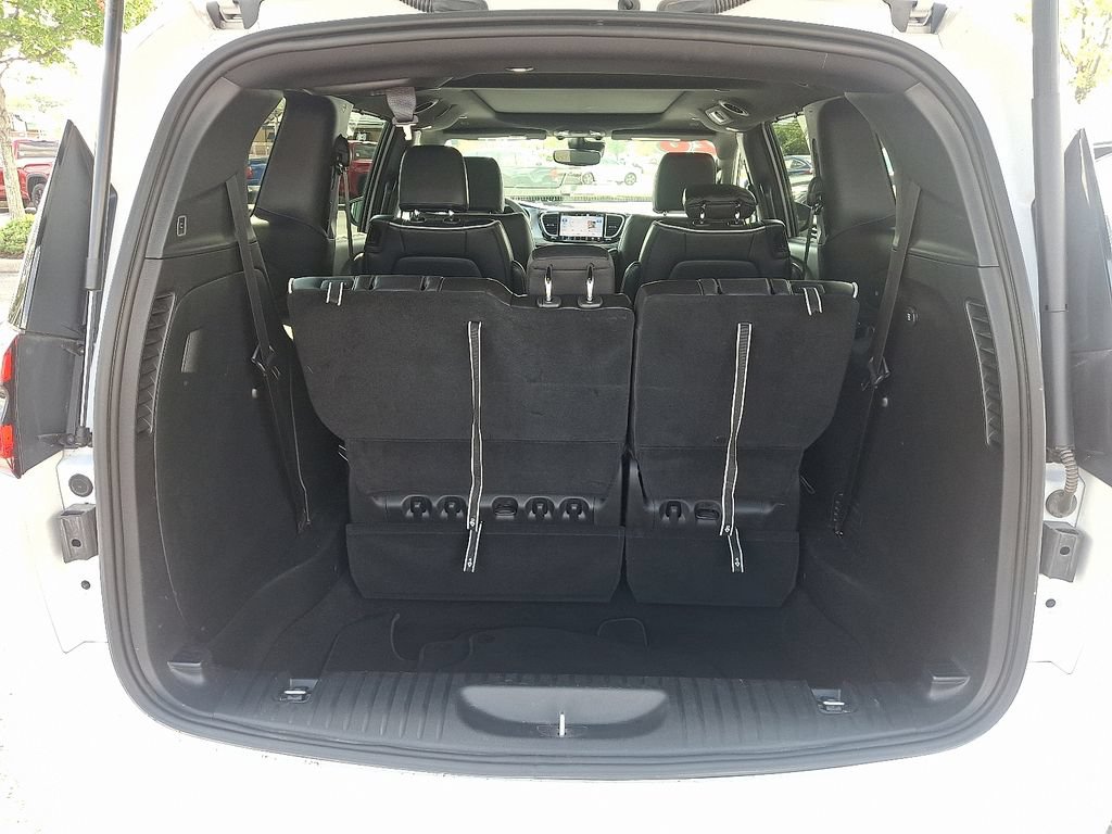Used 2026 Chrysler Pacifica Limited FWD image 33