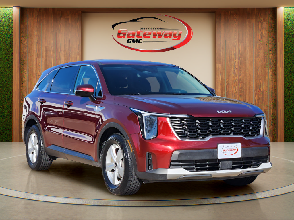 Used 2024 Kia Sorento LX FWD image 3