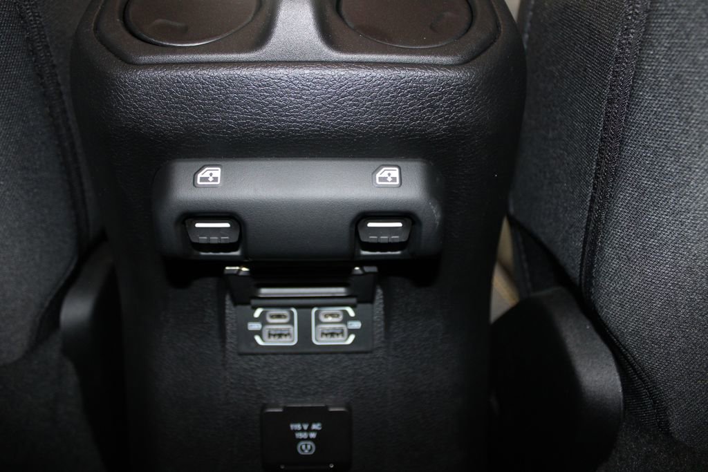 Used 2025 Jeep Wrangler Unlimited Sahara w/ Safety Group image 28