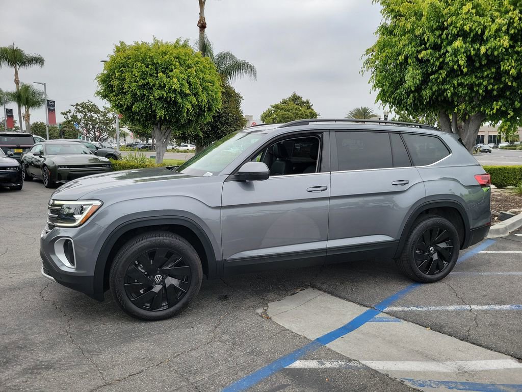 Used 2025 Volkswagen Atlas SE FWD image 25