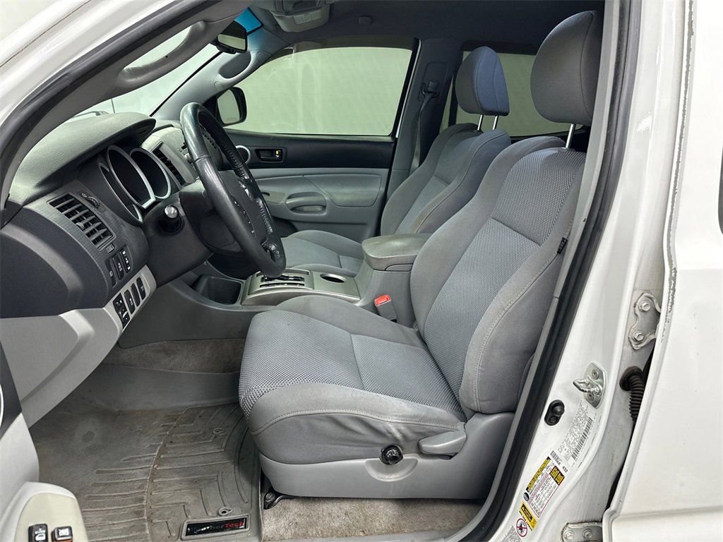Used 2010 Toyota Tacoma PreRunner image 9