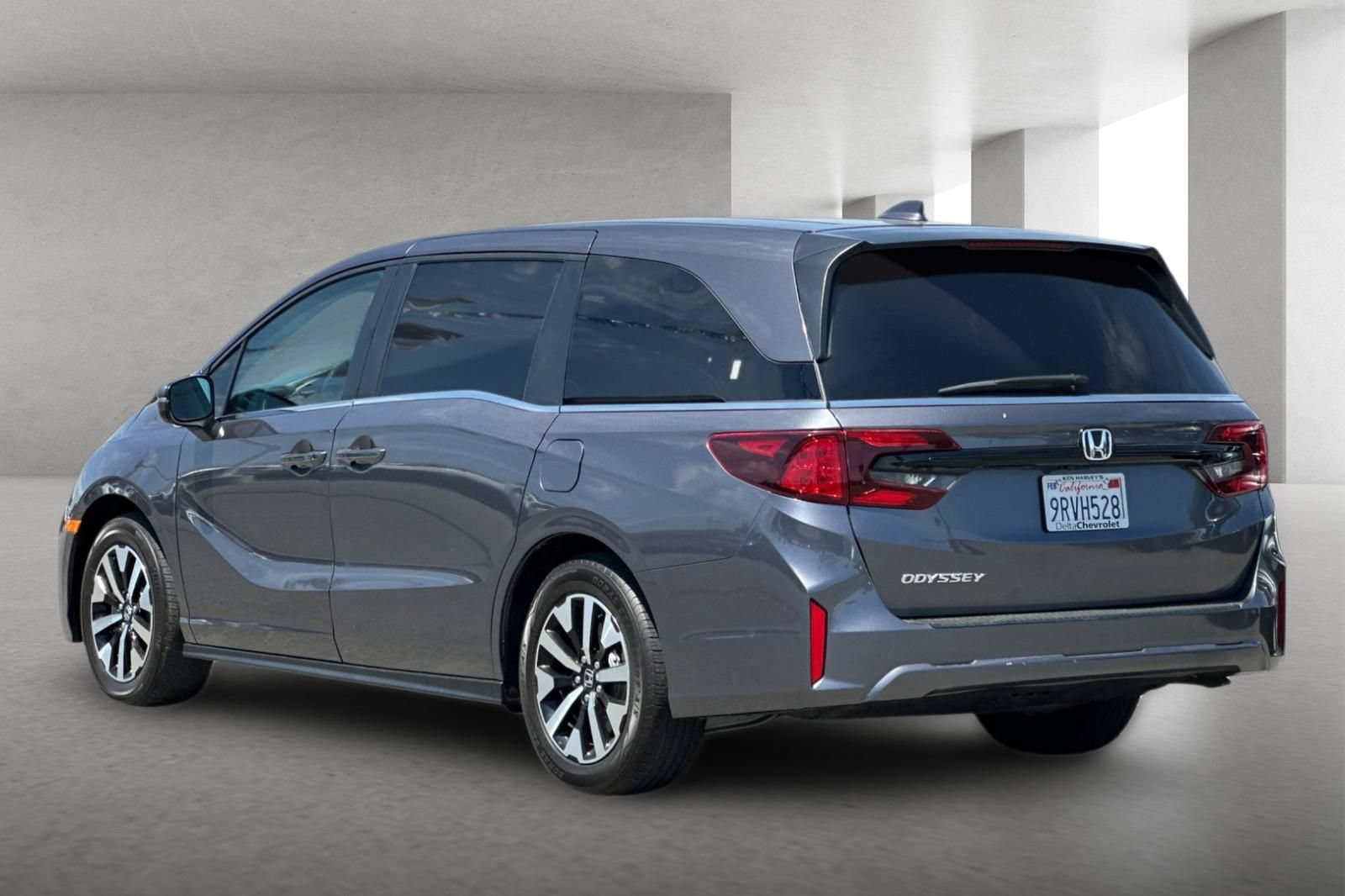 Used 2025 Honda Odyssey EX-L image 6