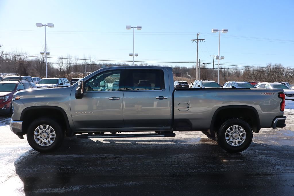 Used 2024 Chevrolet Silverado 3500 LTZ image 31
