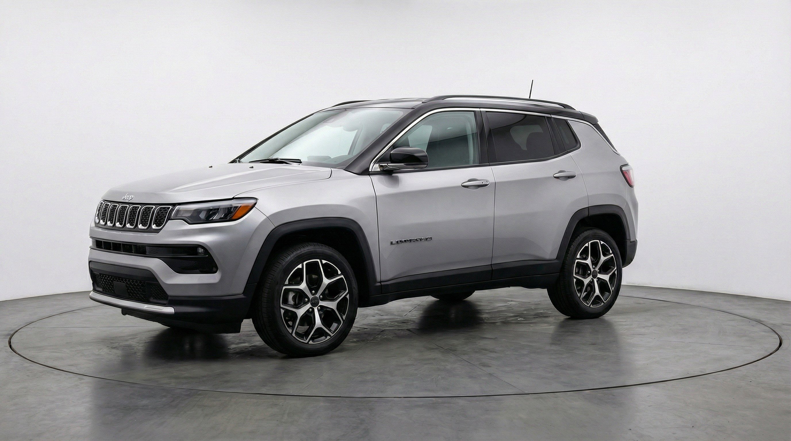 Used 2025 Jeep Compass Limited image 3