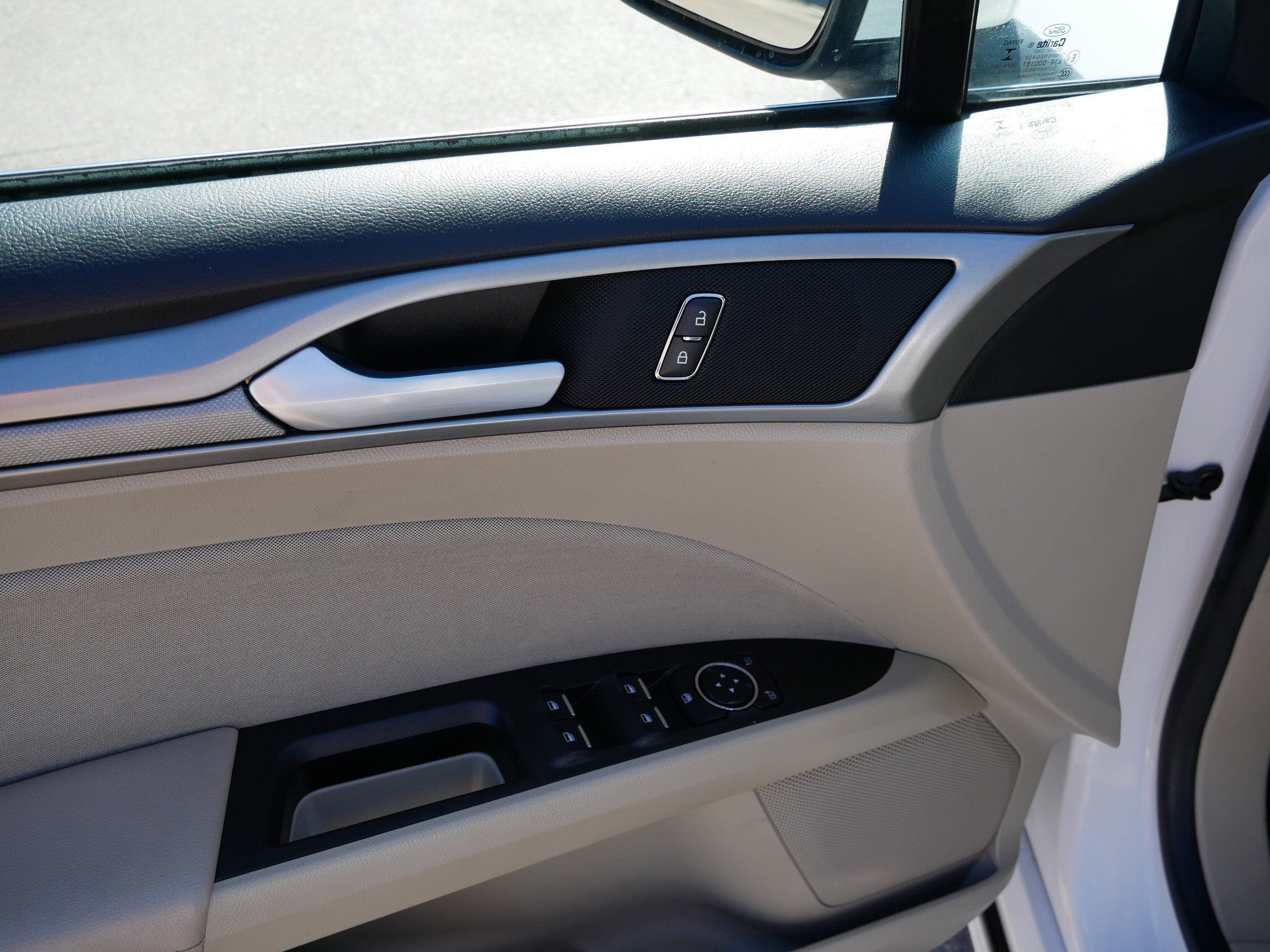 Used 2020 Ford Fusion SE image 20