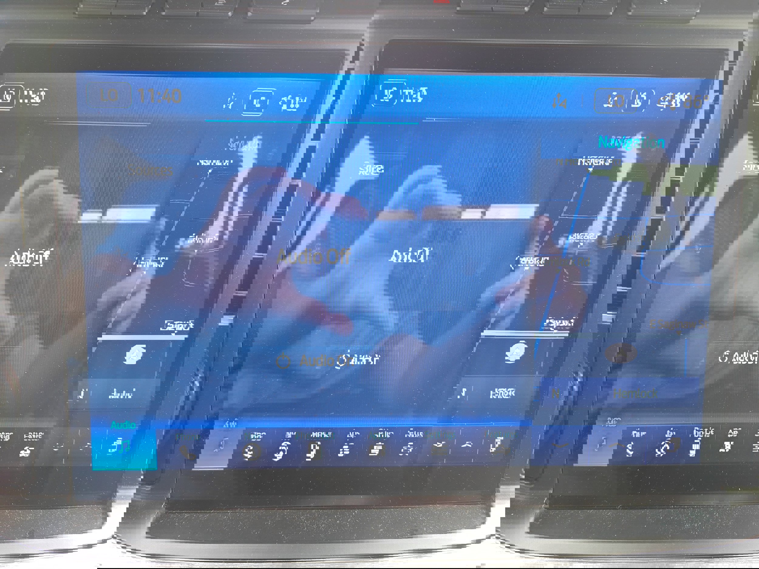 Used 2022 Ford F150 Lariat w/ Equipment Group 502A High image 17