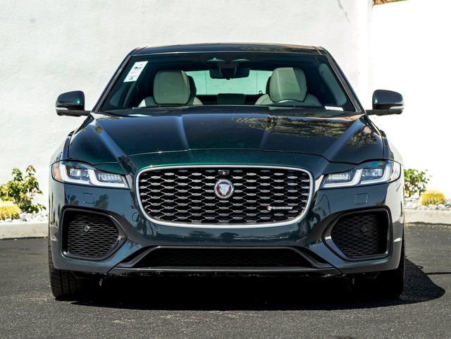 Used 2021 Jaguar XF R-Dynamic SE AWD/4WD image 3