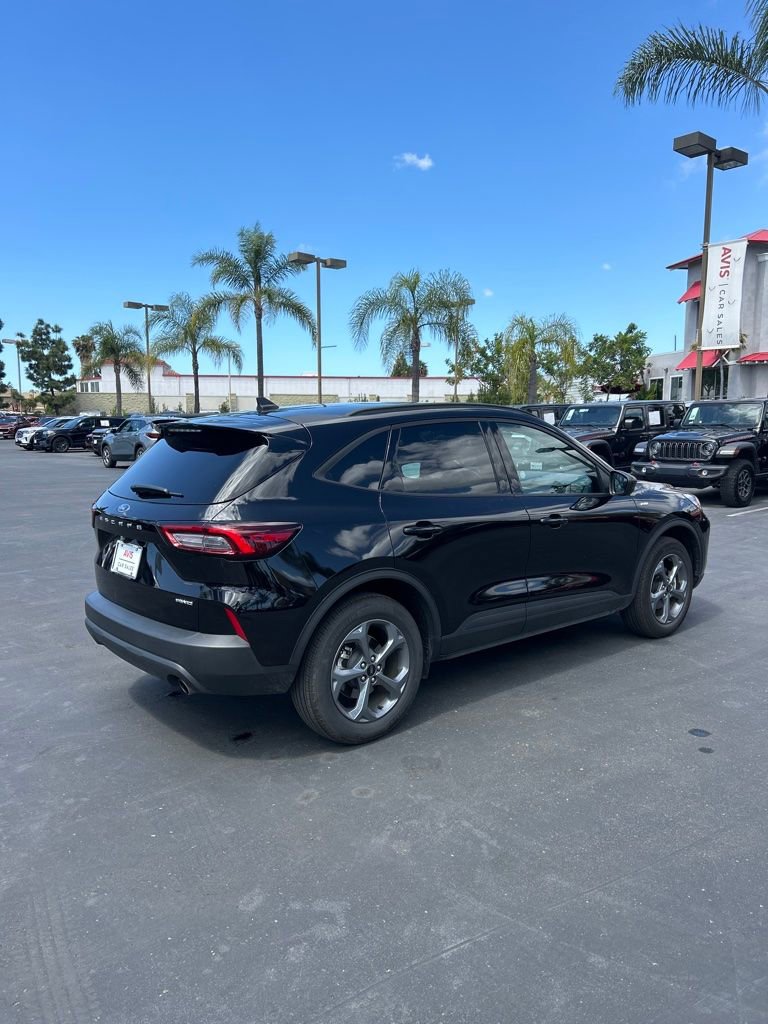Used 2025 Ford Escape ST-Line AWD/4WD image 7