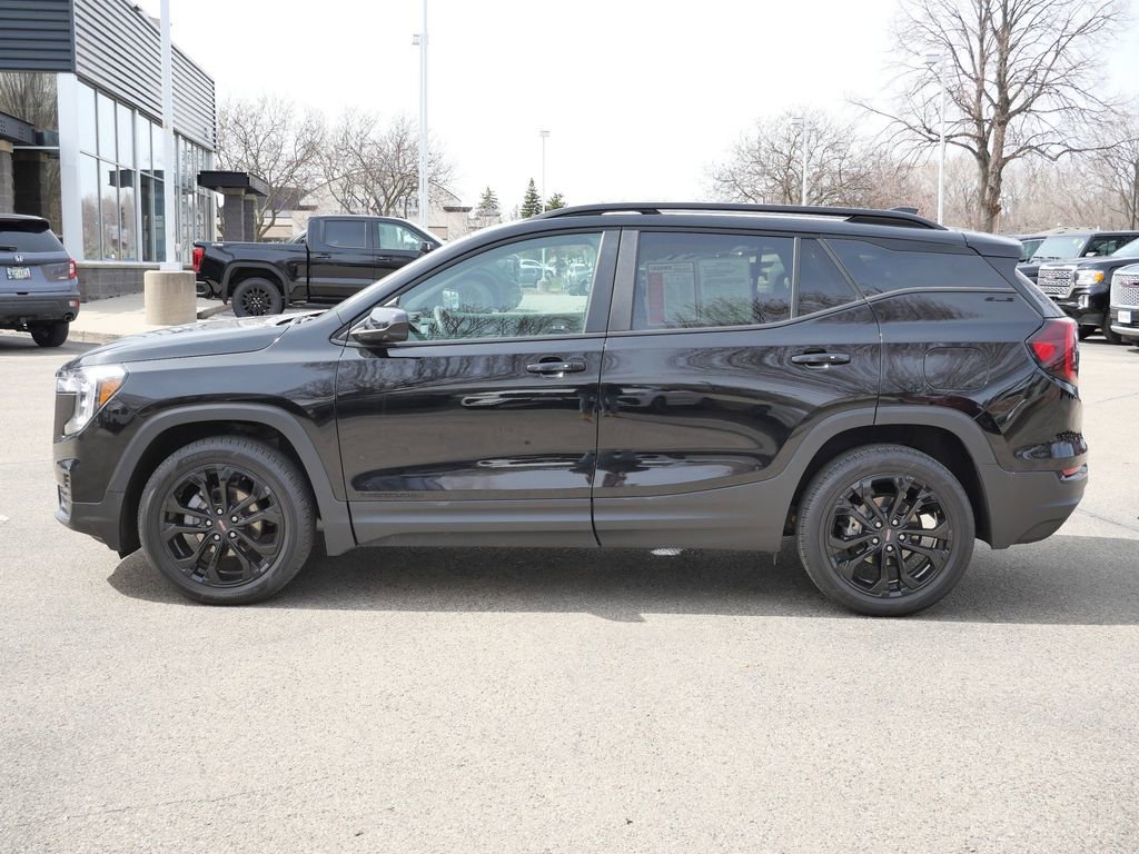 Used 2022 GMC Terrain SLE w/ Driver Convenience Package AWD/4WD image 6