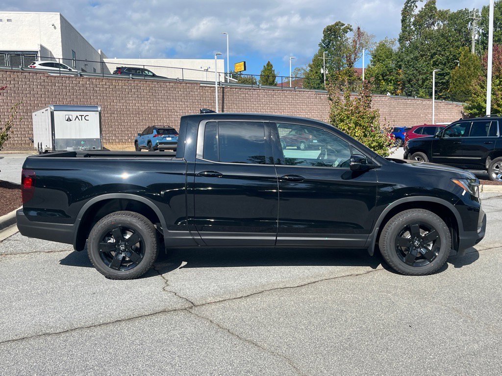New 2026 Honda Ridgeline Black Edition image 2