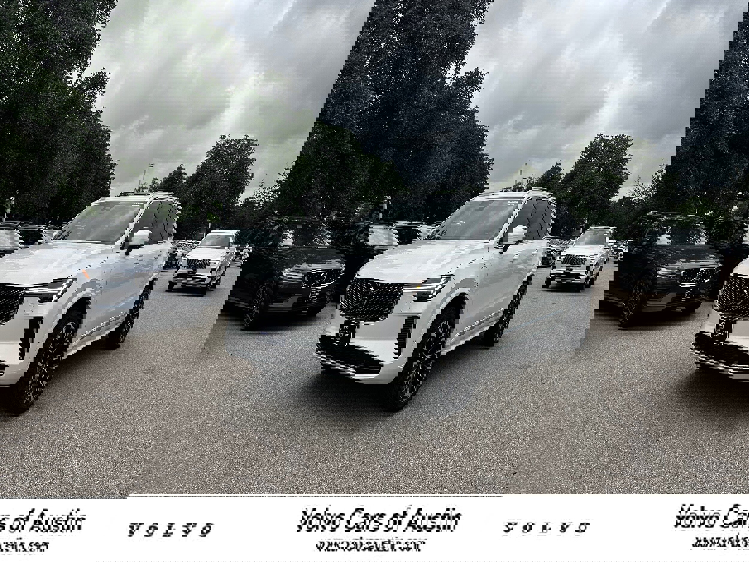 New 2025 Volvo XC90 T8 Plus w/ Protection Package Premier