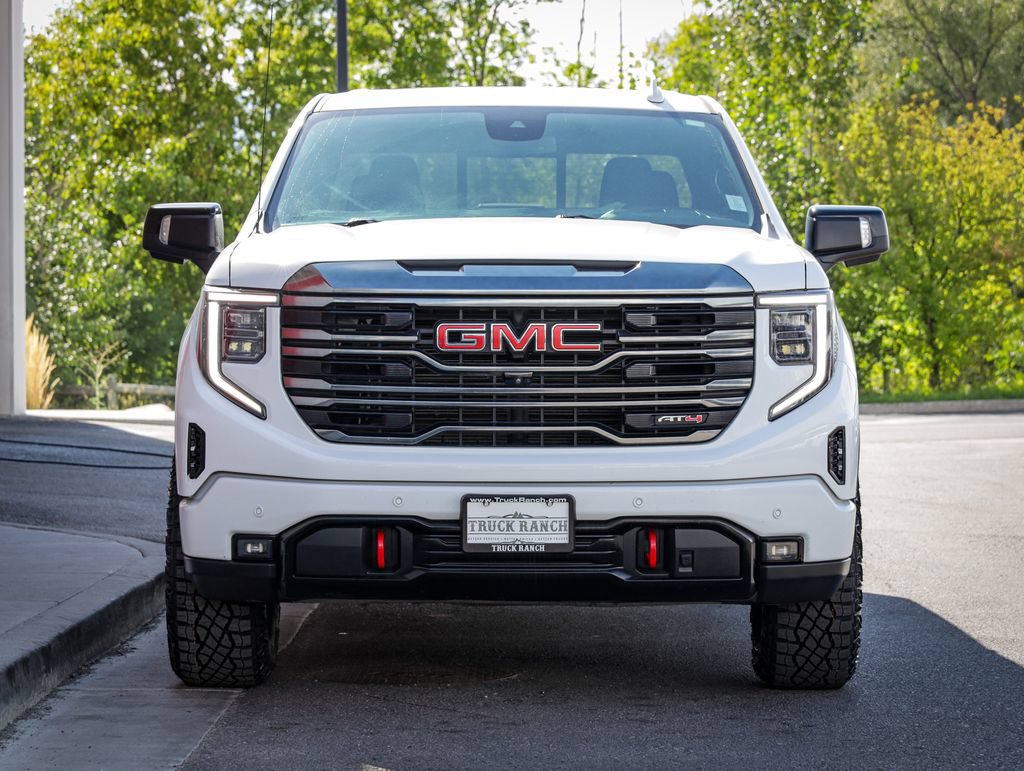 Used 2023 GMC Sierra 1500 AT4 w/ AT4 Preferred Package AWD/4WD image 9
