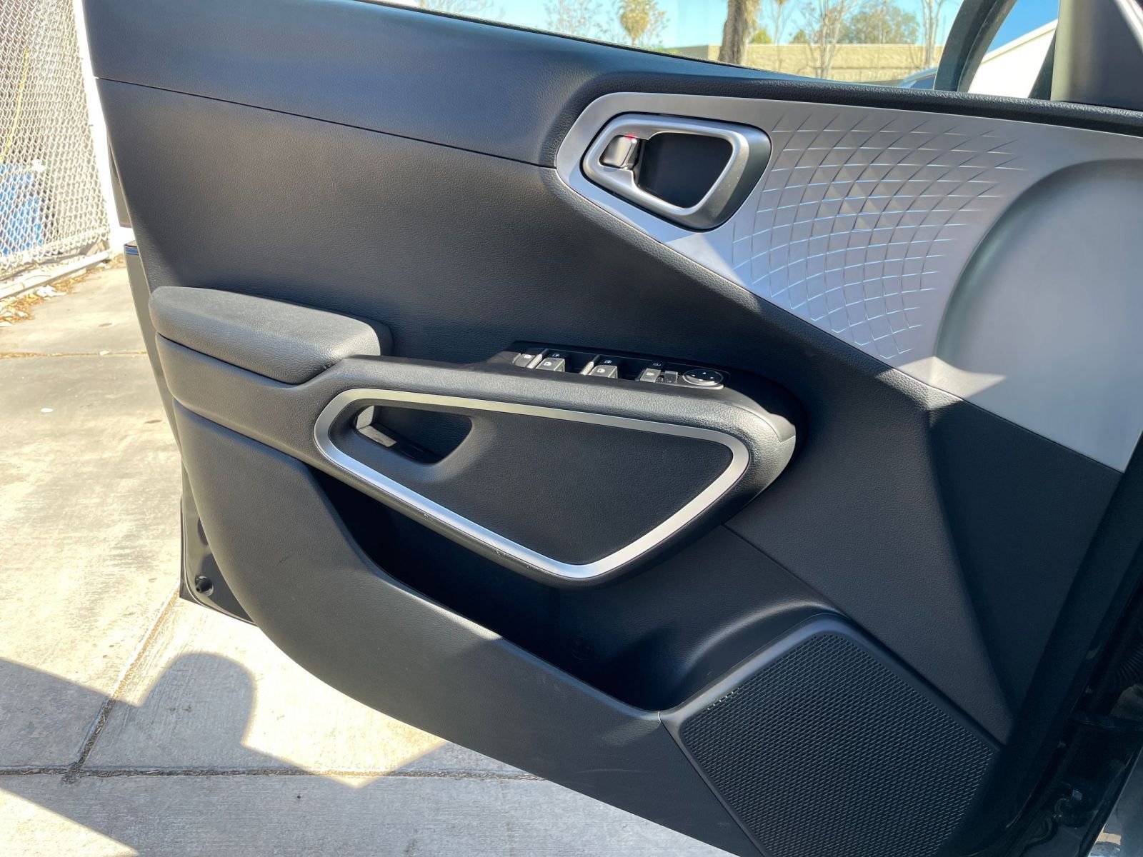 Used 2025 Kia Soul LX w/ LX Technology Package image 18