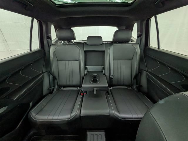 Used 2024 Volkswagen Tiguan SE R-Line w/ MDO Package, Two-Row AWD/4WD image 19