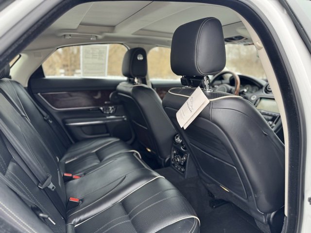 Used 2019 Jaguar XJ R-Sport image 17