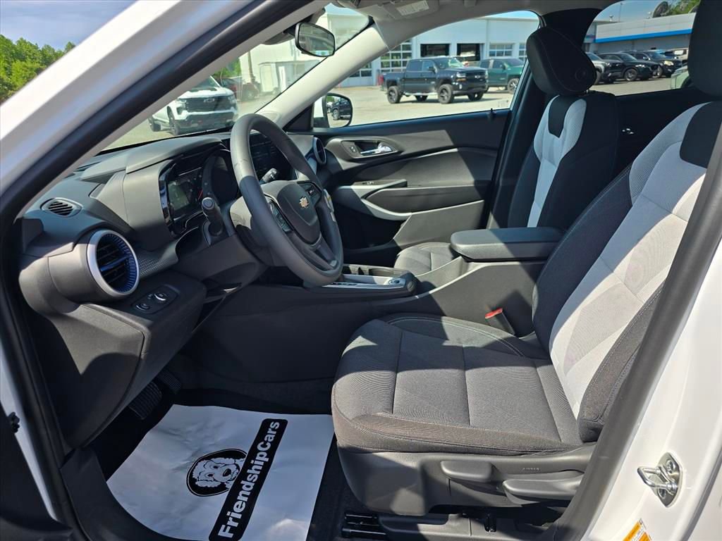 New 2026 Chevrolet Trax LS FWD image 9