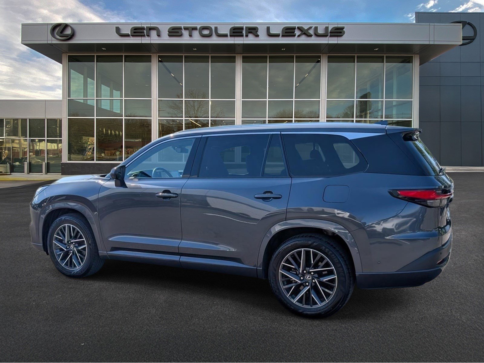 Used 2025 Lexus TX 350 AWD w/ Technology Package image 4