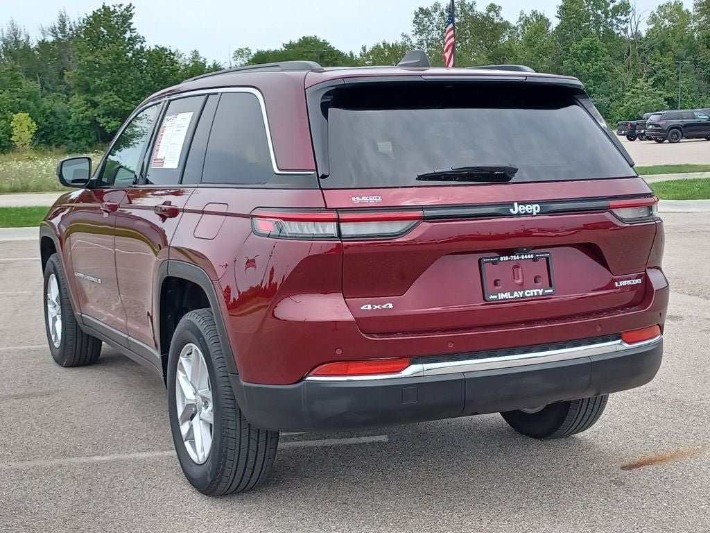Used 2024 Jeep Grand Cherokee Laredo X w/ Luxury Tech Group I AWD/4WD image 3