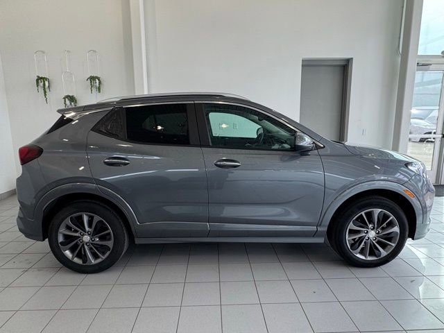 Used 2022 Buick Encore GX Select w/ Sport Touring Package AWD/4WD image 36