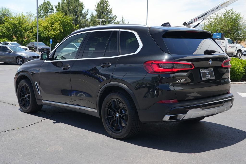 Used 2019 BMW X5 xDrive40i w/ Convenience Package AWD/4WD image 3