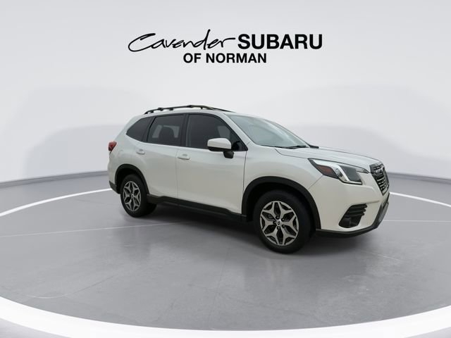 Used 2023 Subaru Forester Premium image 2