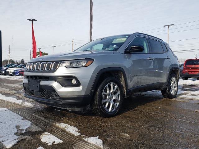 Used 2022 Jeep Compass Latitude image 8
