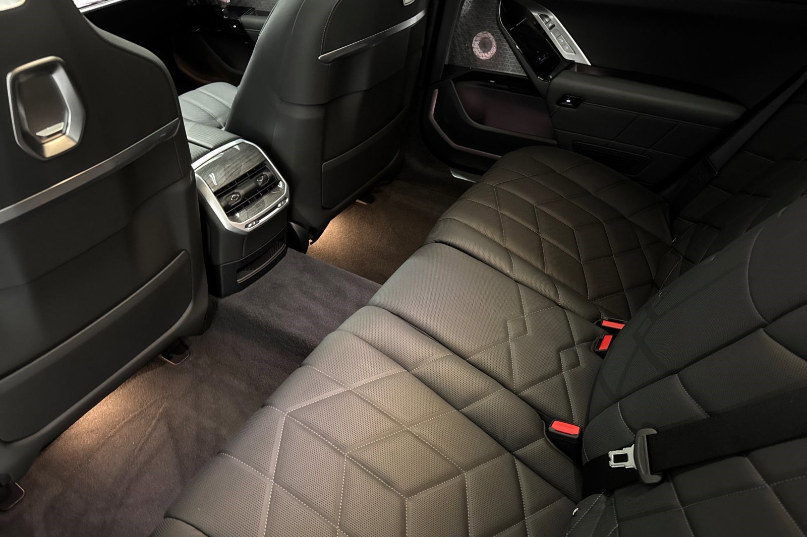 Used 2023 BMW i7 xDrive60 image 28