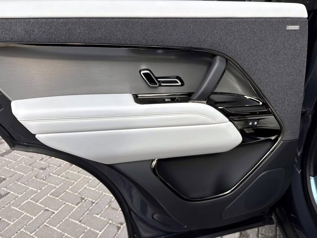 New 2026 Land Rover Range Rover Sport SE image 12