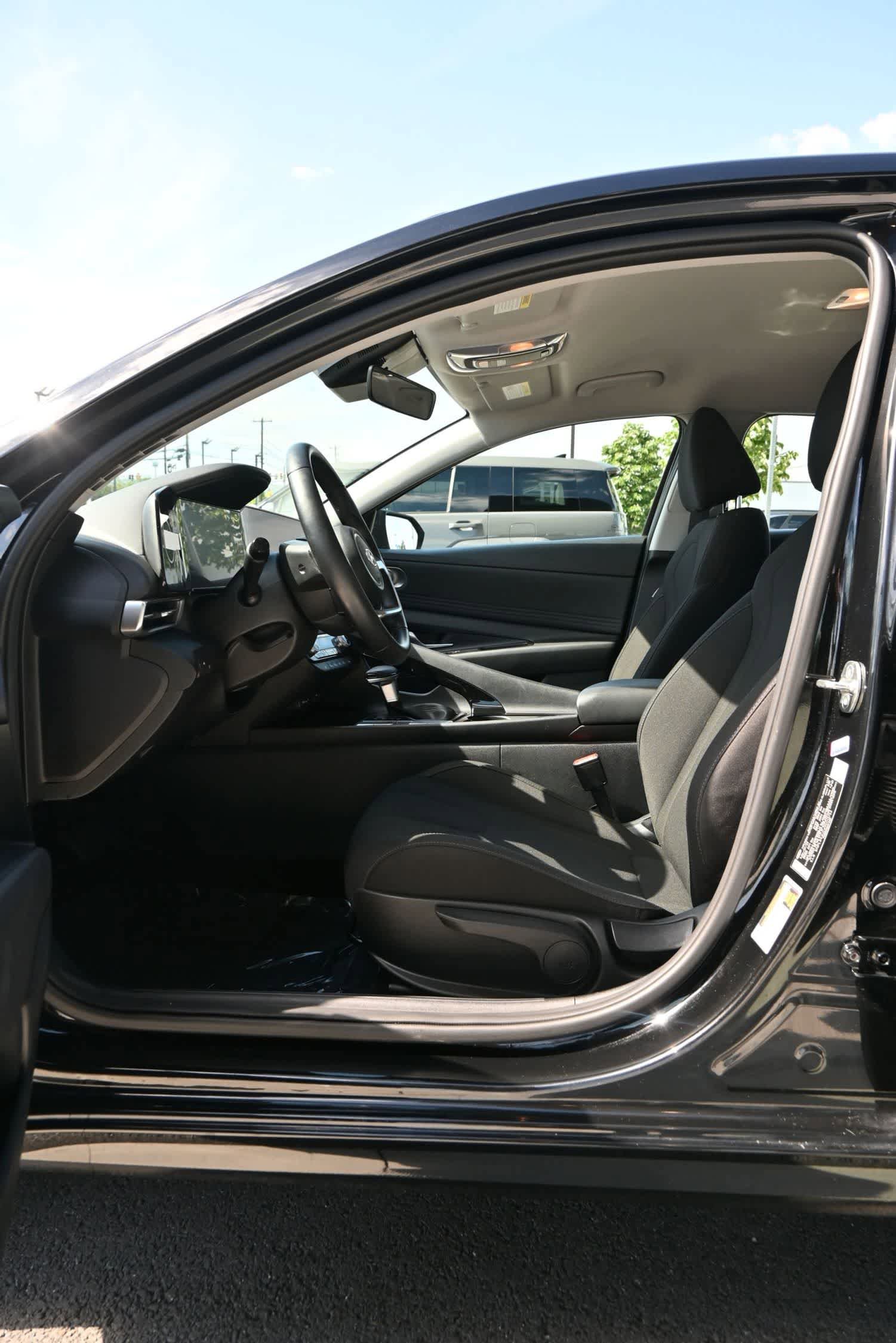 Certified 2023 Hyundai Elantra SEL w/ Convenience Package FWD image 13
