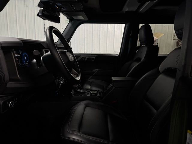 Used 2025 Ford Bronco Badlands image 16