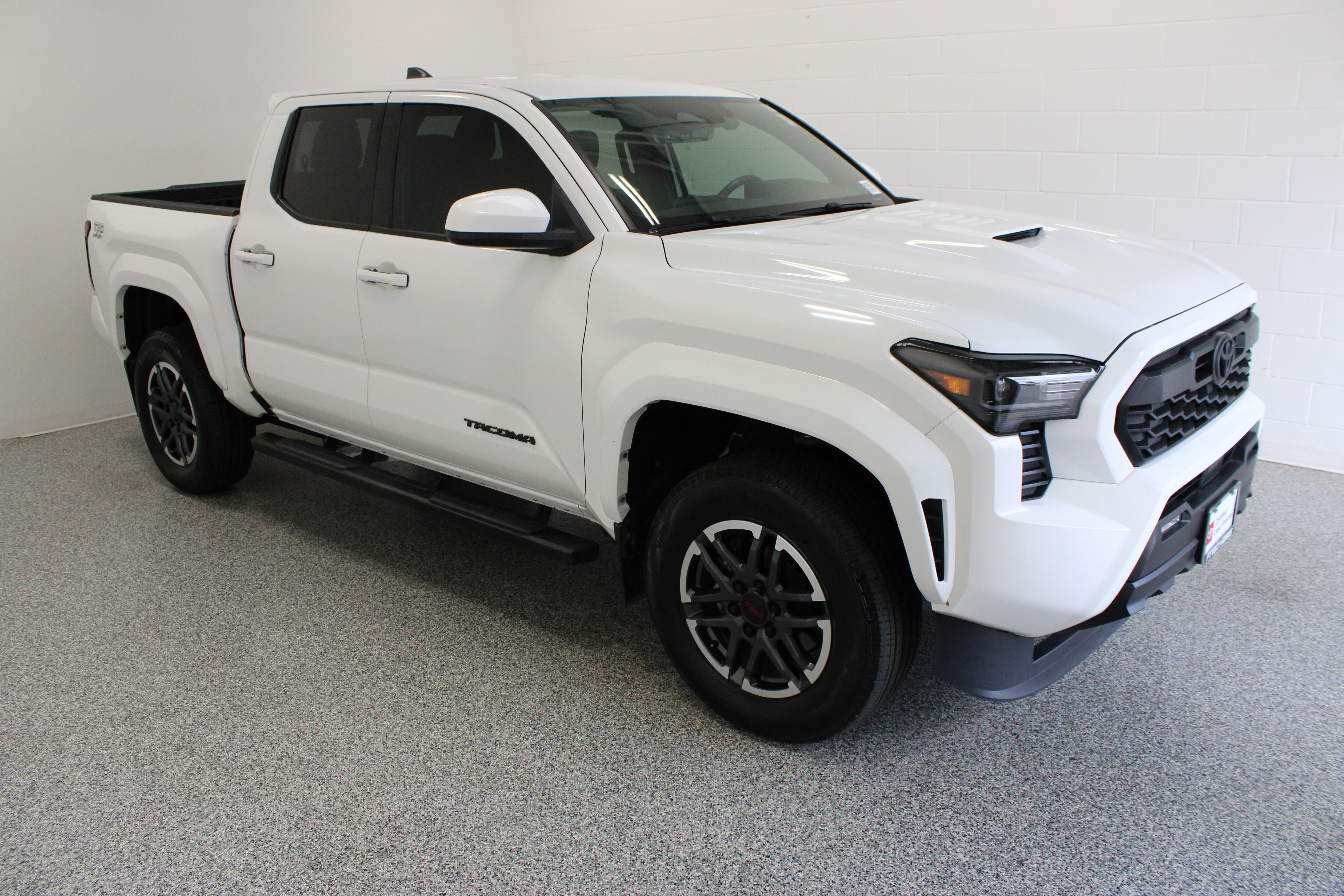 Used 2024 Toyota Tacoma TRD Sport RWD image 4