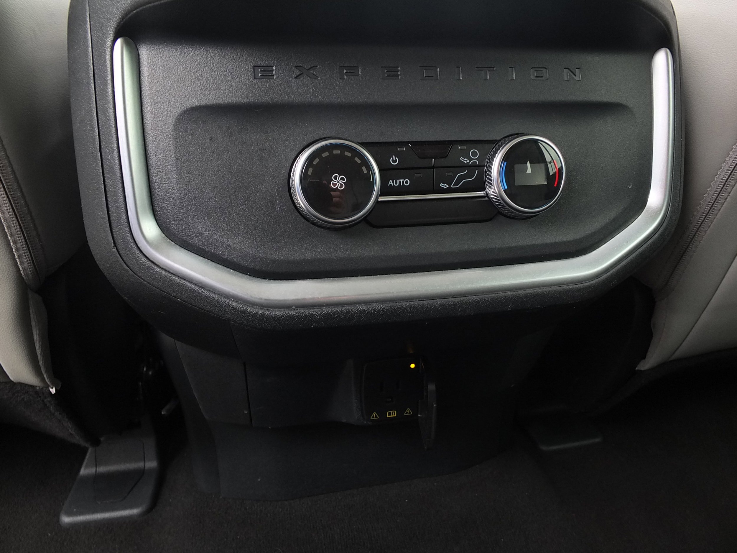 Used 2025 Ford Expedition Max Active RWD image 22