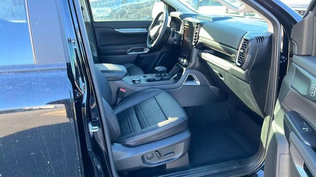 Used 2024 Ford Ranger Lariat w/ FX4 Off-Road Package AWD/4WD image 37