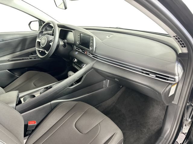 Used 2026 Hyundai Elantra Hybrid FWD image 28