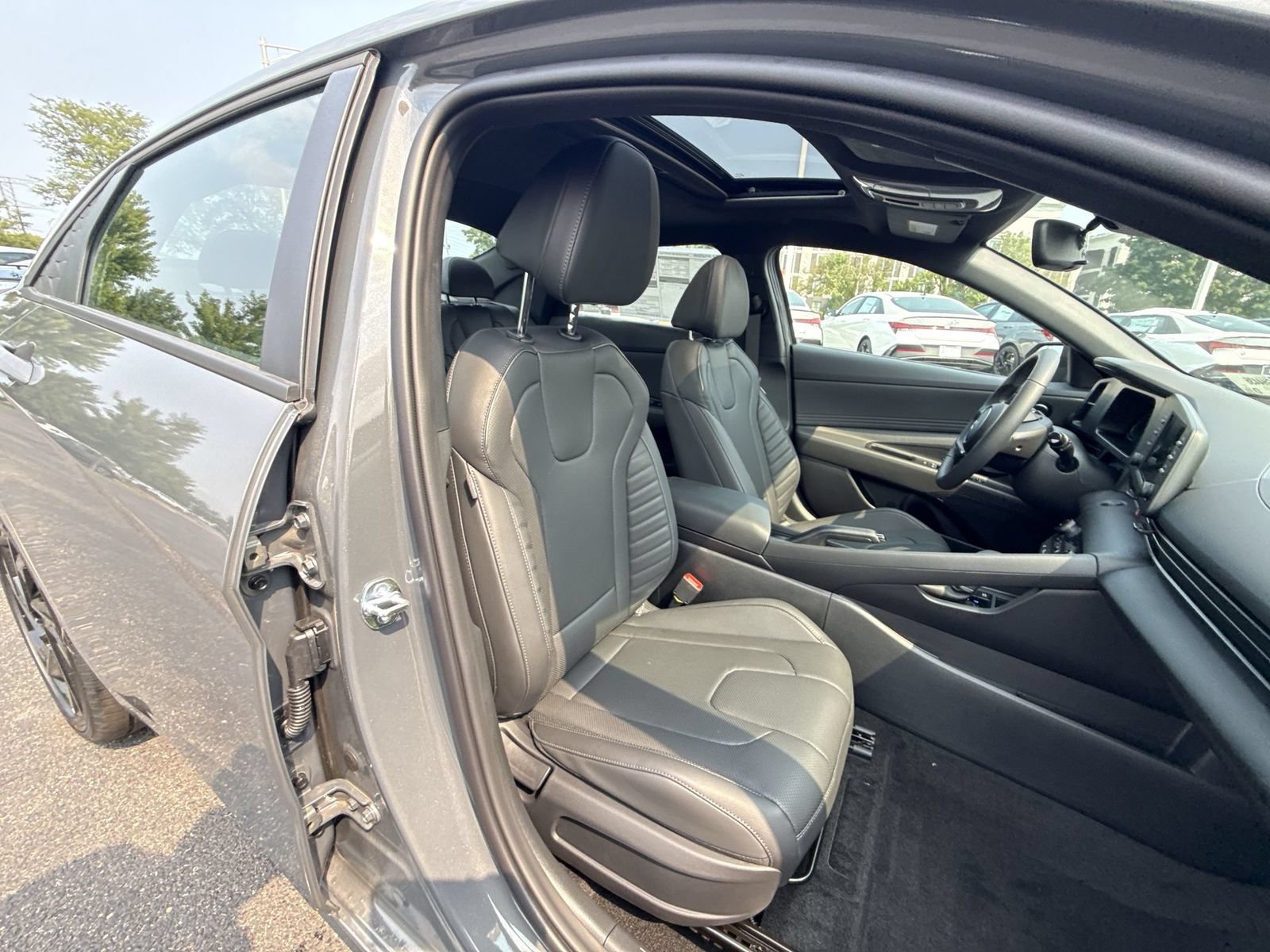 New 2026 Hyundai Elantra SEL Sport FWD image 26