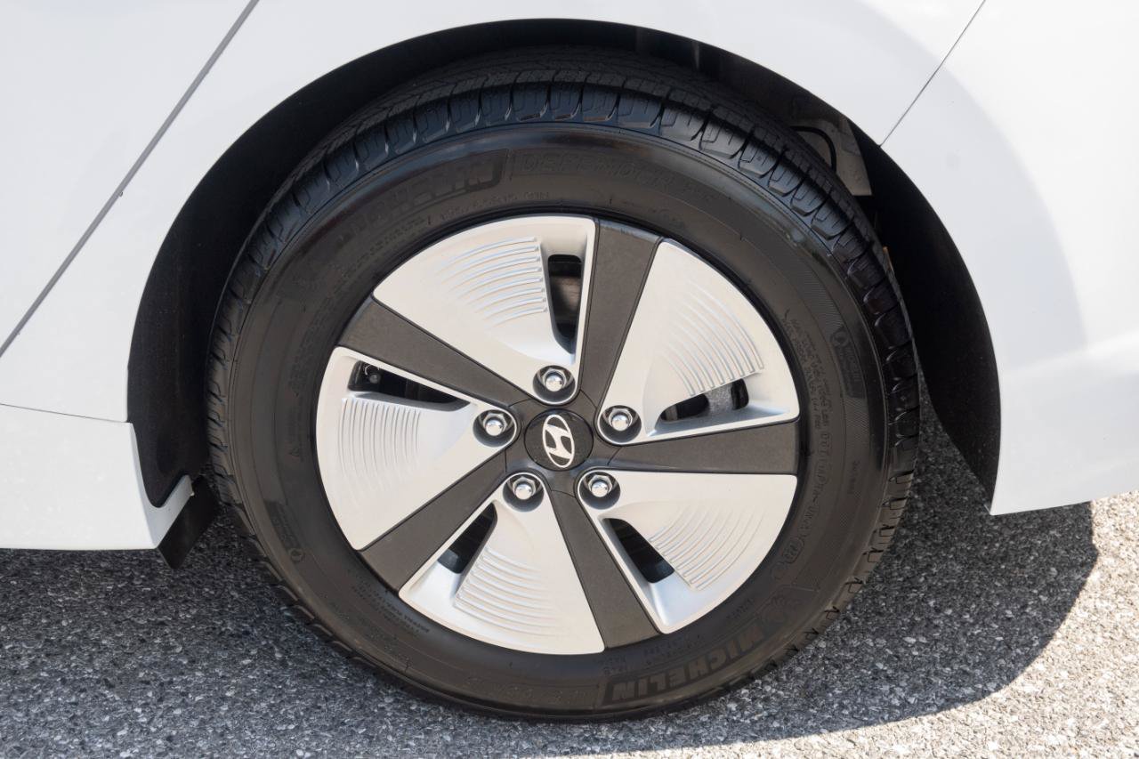 Used 2020 Hyundai Ioniq Blue FWD image 35