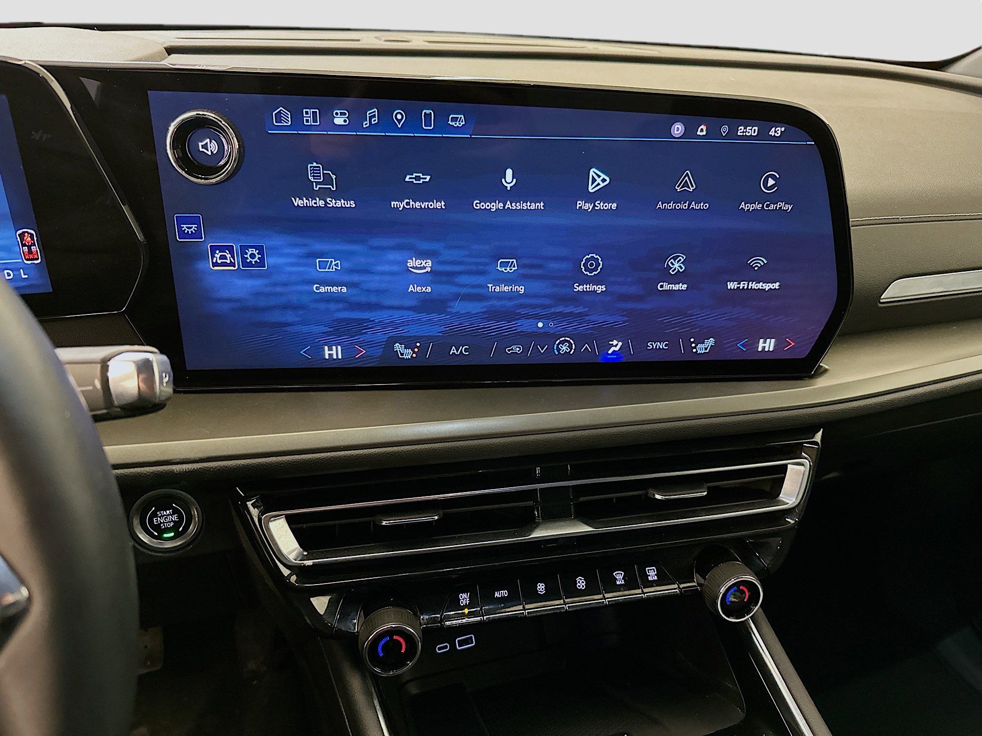 Used 2025 Chevrolet Traverse LT AWD/4WD image 26