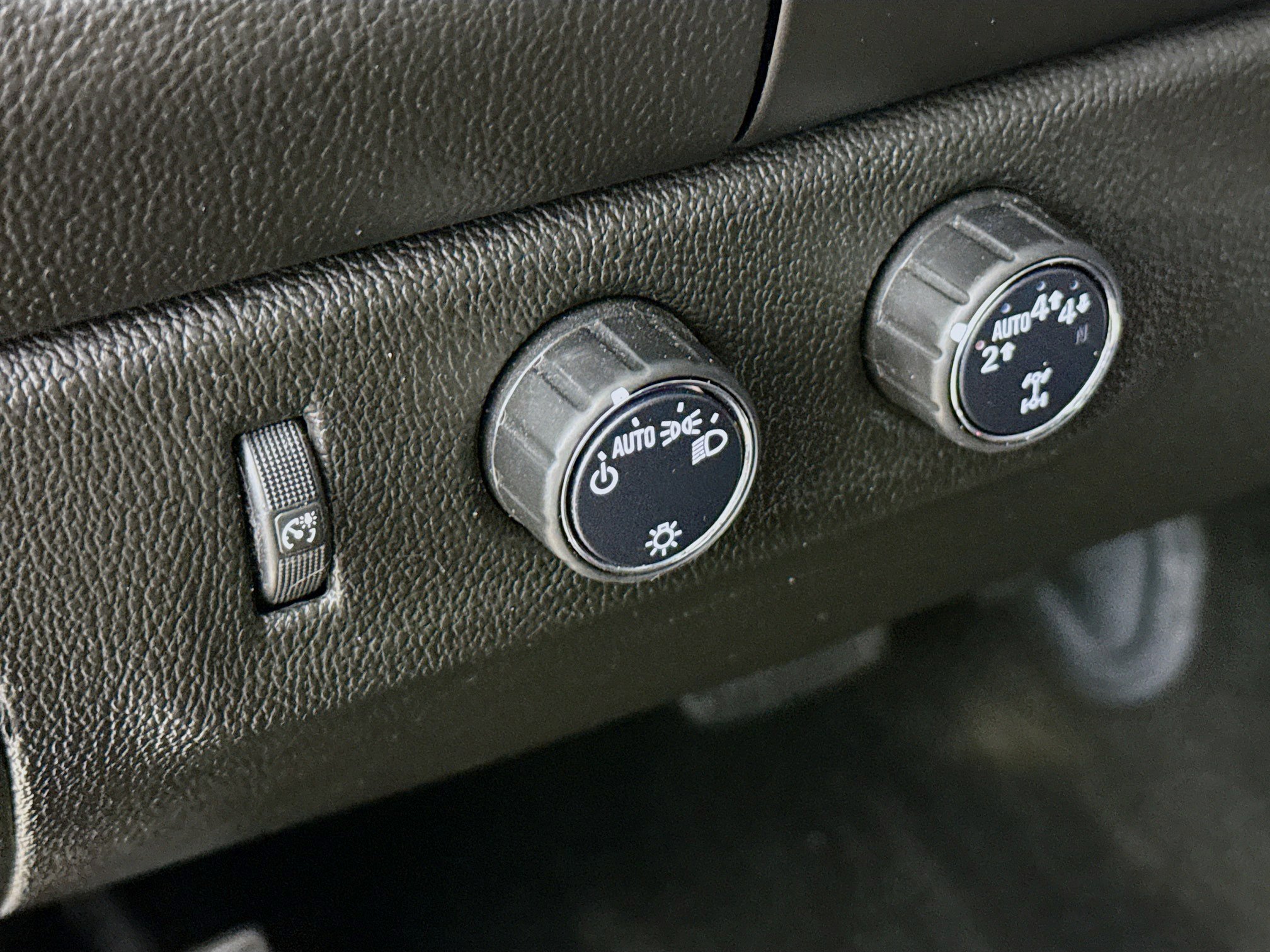 Used 2018 Chevrolet Colorado LT image 9