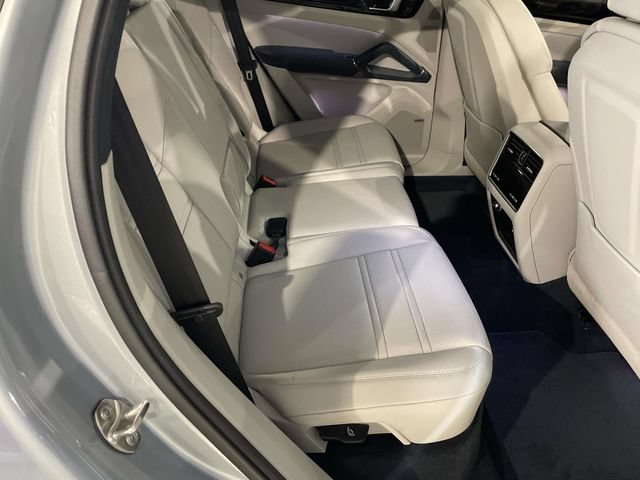 Certified 2022 Porsche Cayenne AWD/4WD image 22