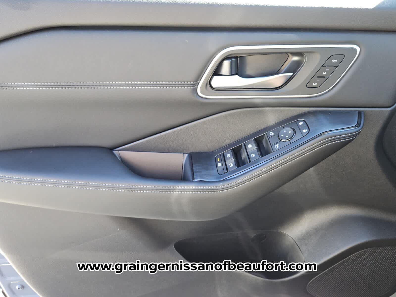 New 2026 Nissan Rogue Platinum AWD/4WD image 15