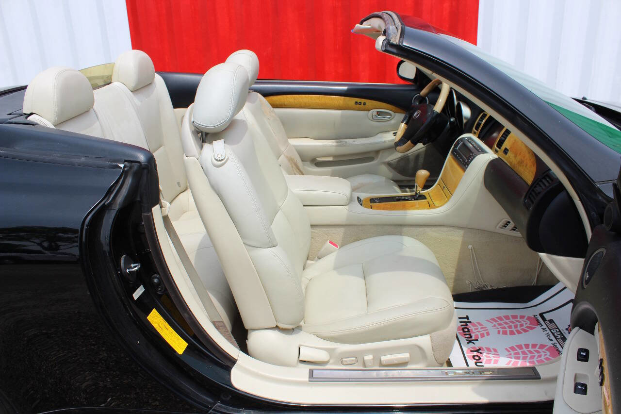 Used 2002 Lexus SC 430 Convertible image 18