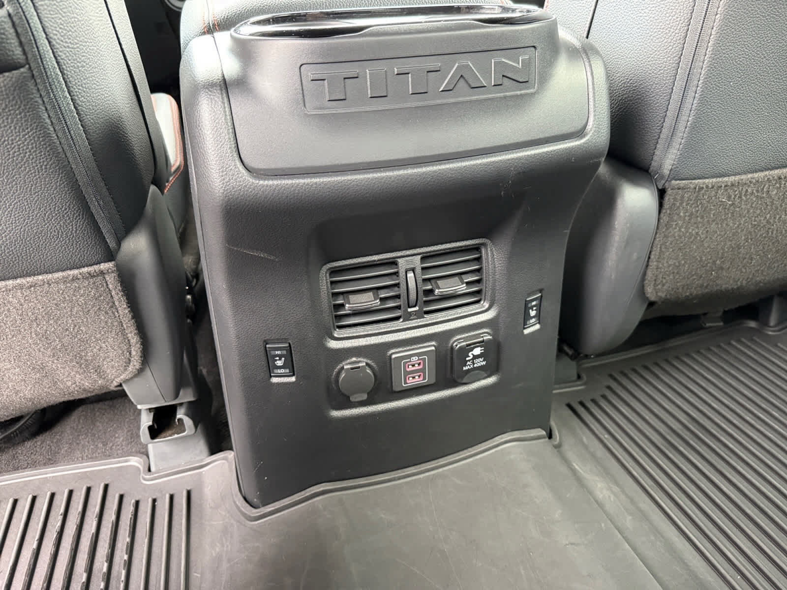 Used 2024 Nissan Titan PRO-4X w/ Pro-4x Convenience Package AWD/4WD image 16
