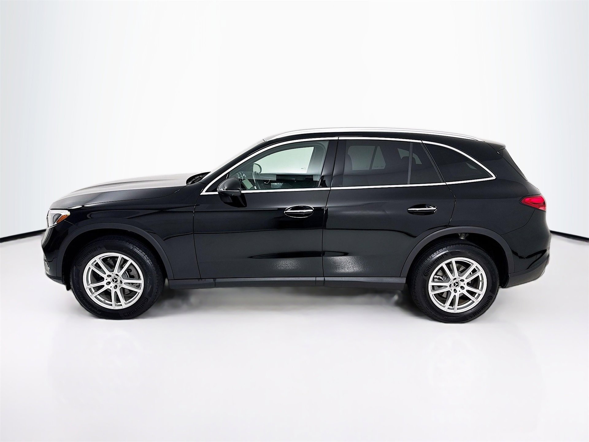 Certified 2025 Mercedes-Benz GLC 300 image 5