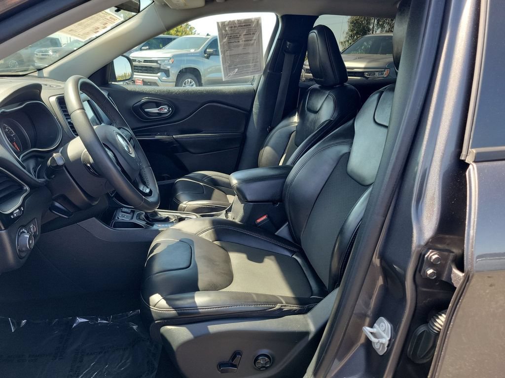 Used 2020 Jeep Cherokee Latitude Plus FWD image 18