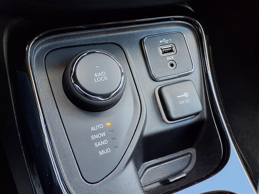 Used 2020 Jeep Compass Limited image 24