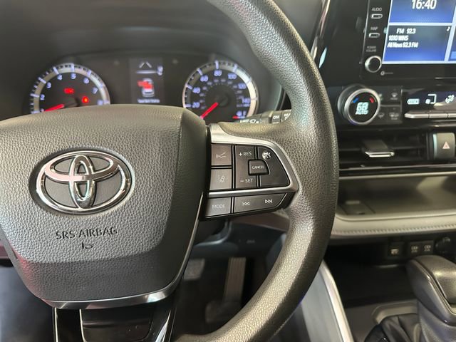 Certified 2021 Toyota Highlander L image 22