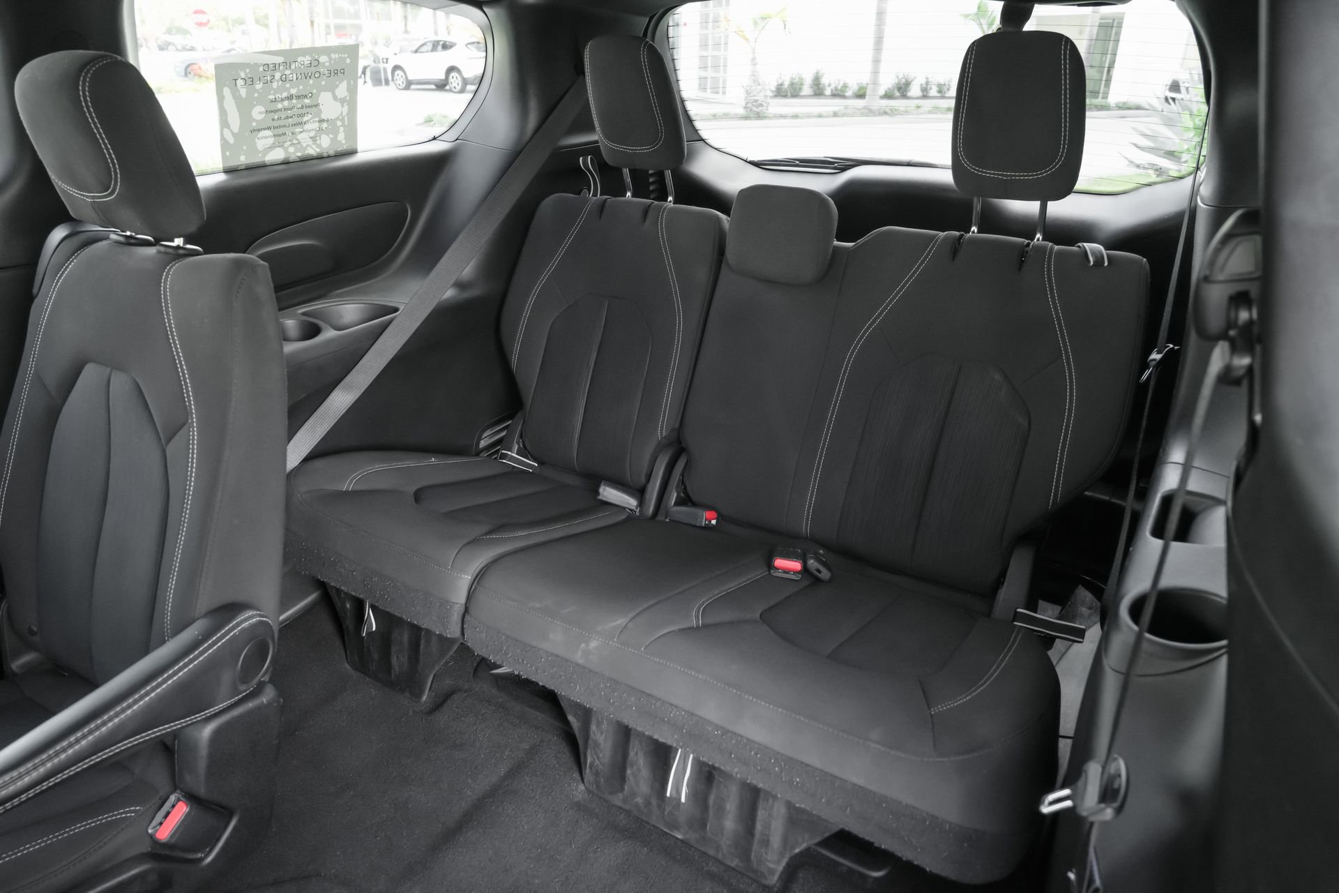 Used 2024 Chrysler Pacifica Touring image 42