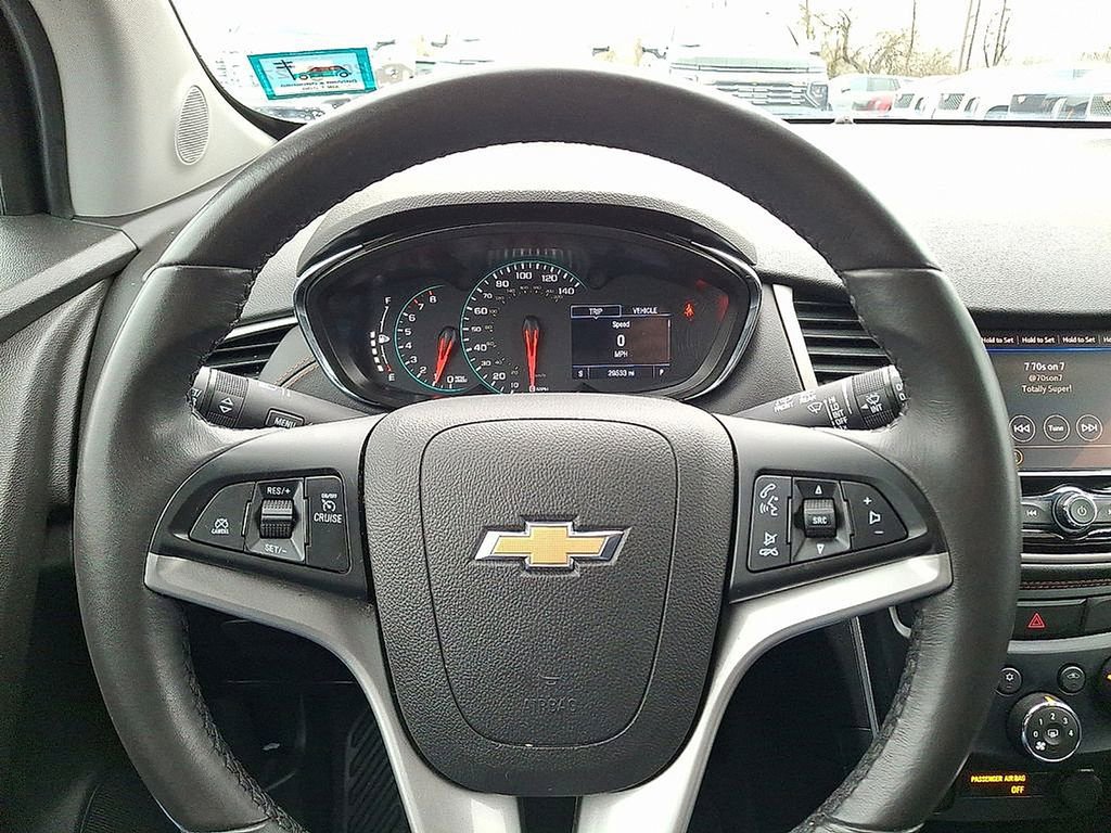 Used 2020 Chevrolet Trax LT w/ LT Convenience Package image 18